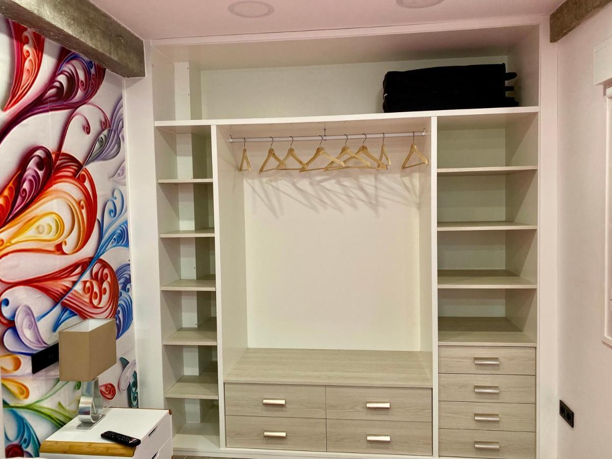 Universidad 4 Apartment *